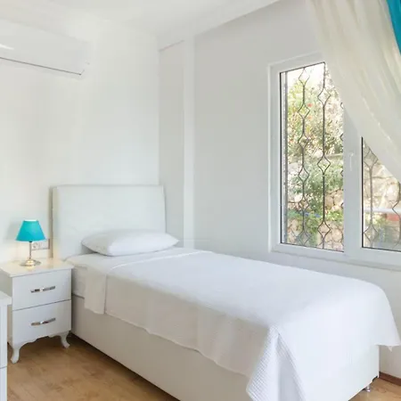 Villa 6 Bedroom - 1038 *