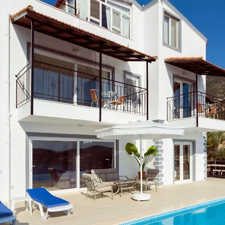 Villa 6 Bedroom - 1038 *