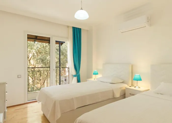 6 Bedroom - 1038 Villa